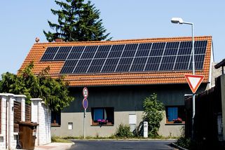 Boj o cenu elektřiny. Vláda vymýšlí, kde vzít miliardy na solární dotace - Seznam Zprávy